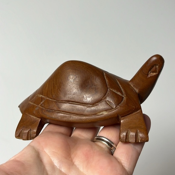 VINTAGE HAND CARVED WOODEN TURTLE TORTOISE FROM KENYA - Picture 6 of 8